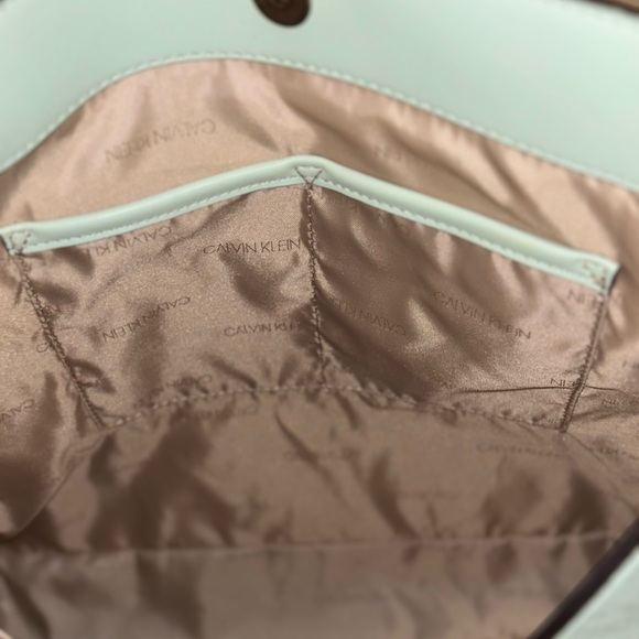 Calvin Klein Ellie Large Tote Bag Mint Green NWOT - Picture 7 of 10